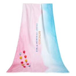 Ako zbaliť plážové osušky počas cestovania a zabrániť prilepeniu piesku?